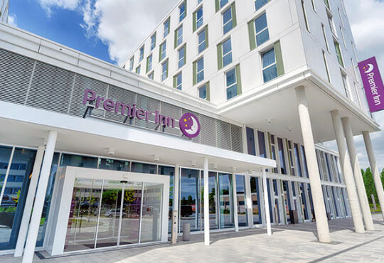 Premier Inn eröffnet erstes Hotel in Wolfsburg und zieht in neuen Hotelbau mit herausstechender Architektur ein