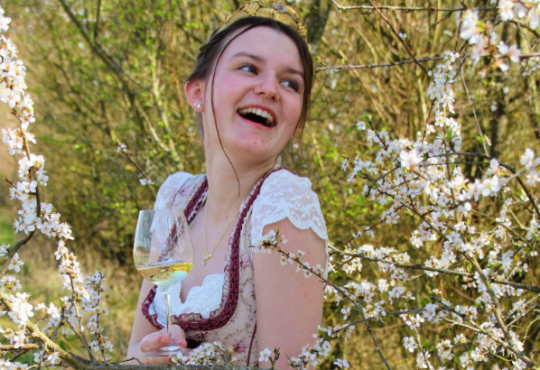 Seehotel Niedernberg: Pâtissière Katharina Flegler kann auch Weinprinzessin ©Seehotel Niedernberg