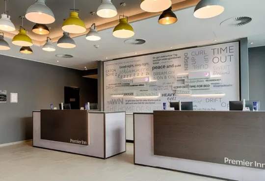 Sechstes Premier Inn in Hamburg öffnet heute seine Türen in der City-Süd und lädt Kinder zum Hoteltesten ein